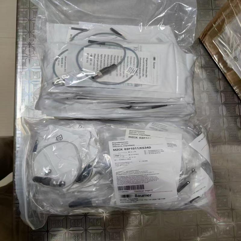 Baumuller IFFM 20P17A3/S35L Photoelectric Sensor - Brand New, Free Shipping