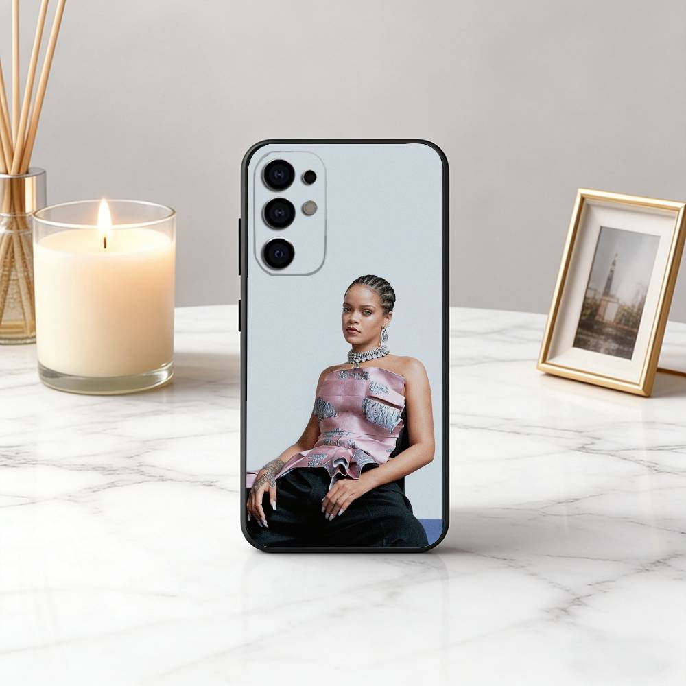 Hot singer R-Rihannas beauty Phone Case For Samsung S25,S24,S21,S22,S23,S30,Ultra,S20,Plus,Fe,Lite,Note,10,Black Cover