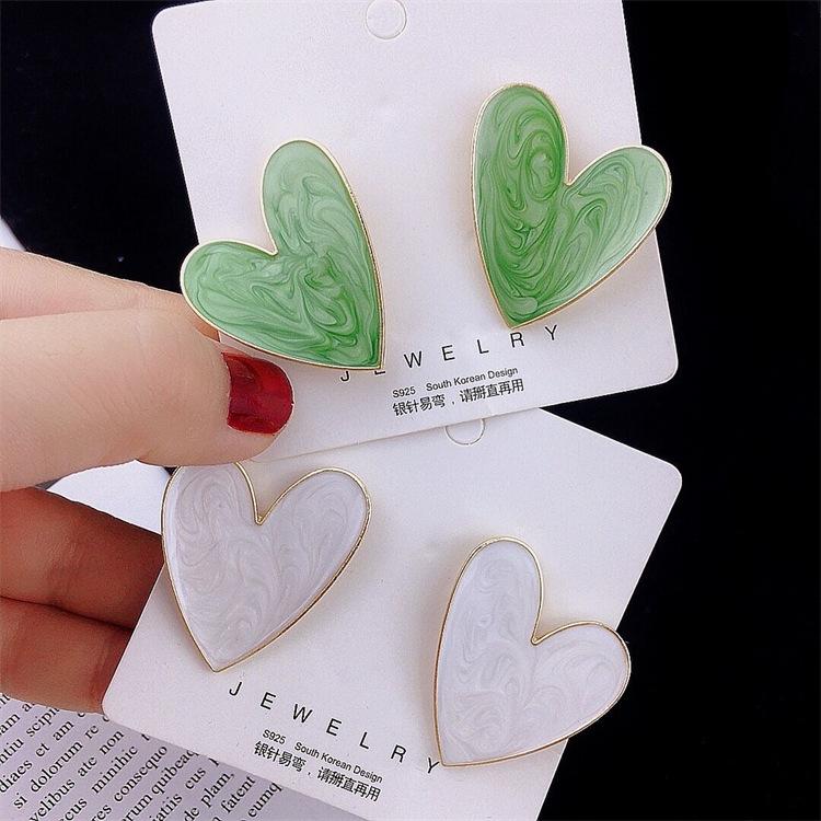 Fashionable Ear Clips Green White Enamel Large Heart Shaped Ear Clip Earrings New Ear Accessories