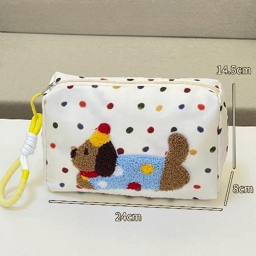 Hand-held All-match Card Pass Love Embroidery Makeup Bag Travel Bag Collection Bag Hand-wrapped Tour Street Hand-wrapped Bag