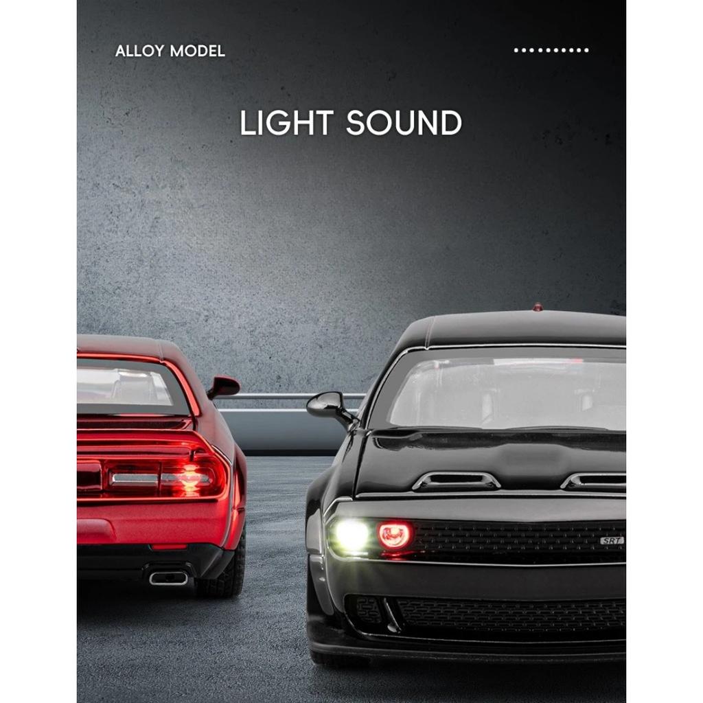 Electroplated 1/32 Alloy Dodge Hellcat Sports Car Model with Light and Sound Effects Collection Miniature Voiture Diecast Toy Vehicle