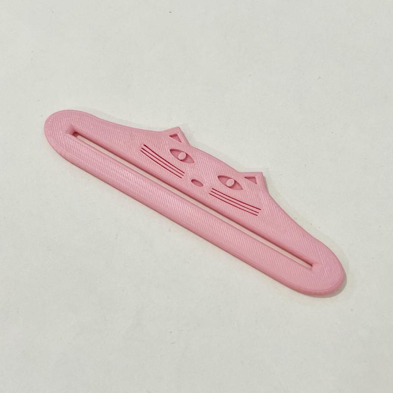 Cat Snack Extruder Cute Cat Head Snack Squeezer Mess-Free Treat Dispenser For Pet Food Meat Sauce Bag Extruder Squeezing Tools