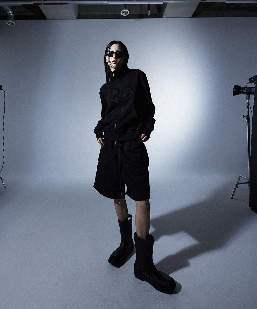 MORE THAN BLACK Cut Off Sweat Shorts