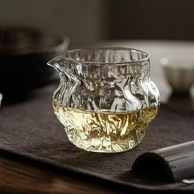 Tasse de partage en verre style japonais Résistante à la chaleur Chahai Kung Fu Tasse à thé transparente épaissie créative Accessoires pour théière 280ML
