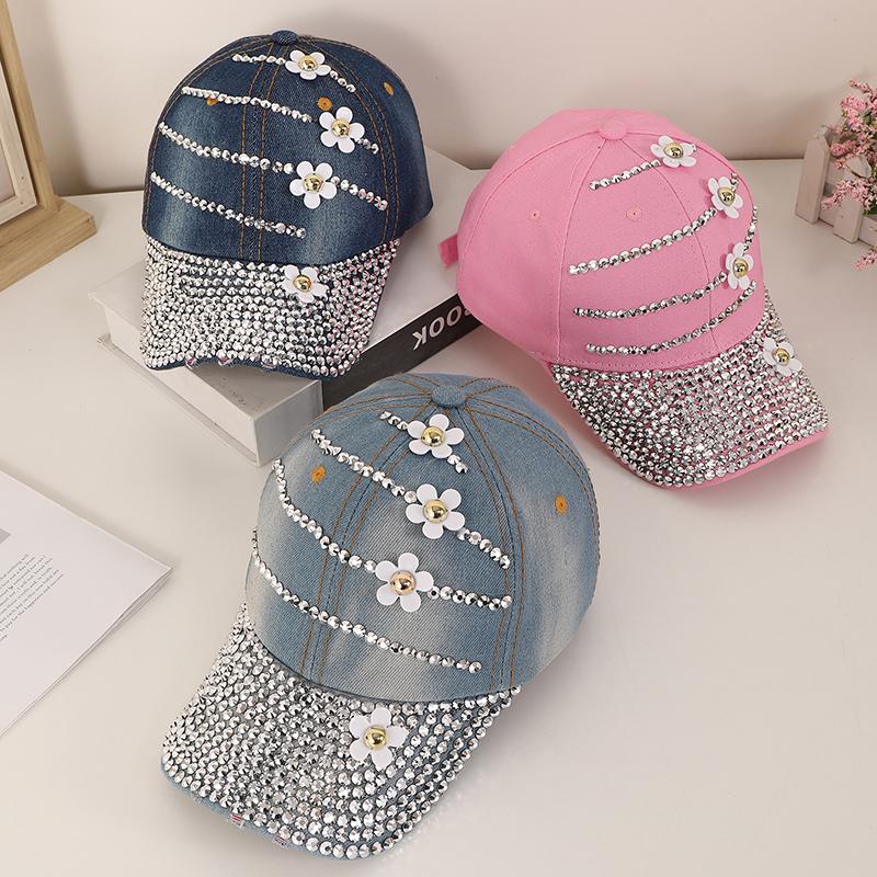 Trendy diamond-encrusted four-flower soft-top cowboy baseball cap for women's daily commute with a versatile sun hat