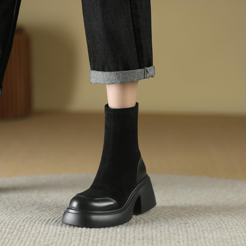 

Retro skinny boots, black Martin boots, popular autumn and winter small short boots, small ankle boots. 39