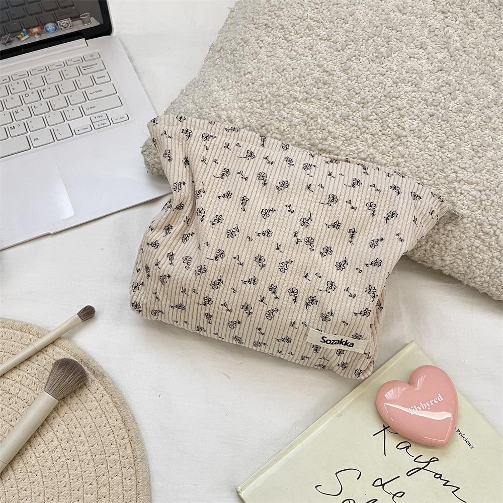 Corduroy Floral Makeup Pouch Women Inner Bag Portable Large Capacity Makeup Case Cosmetic Organizer Bags Travel Toiletry Bag