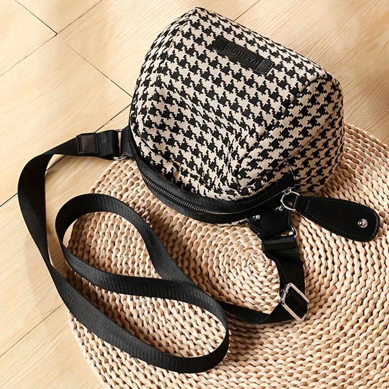 

Versatile Houndstooth Canvas Bag for Women Adjustable Strap Secure Zip,Embroidered Detail Perfect for Travel Daily Use Chest Bag чёрный