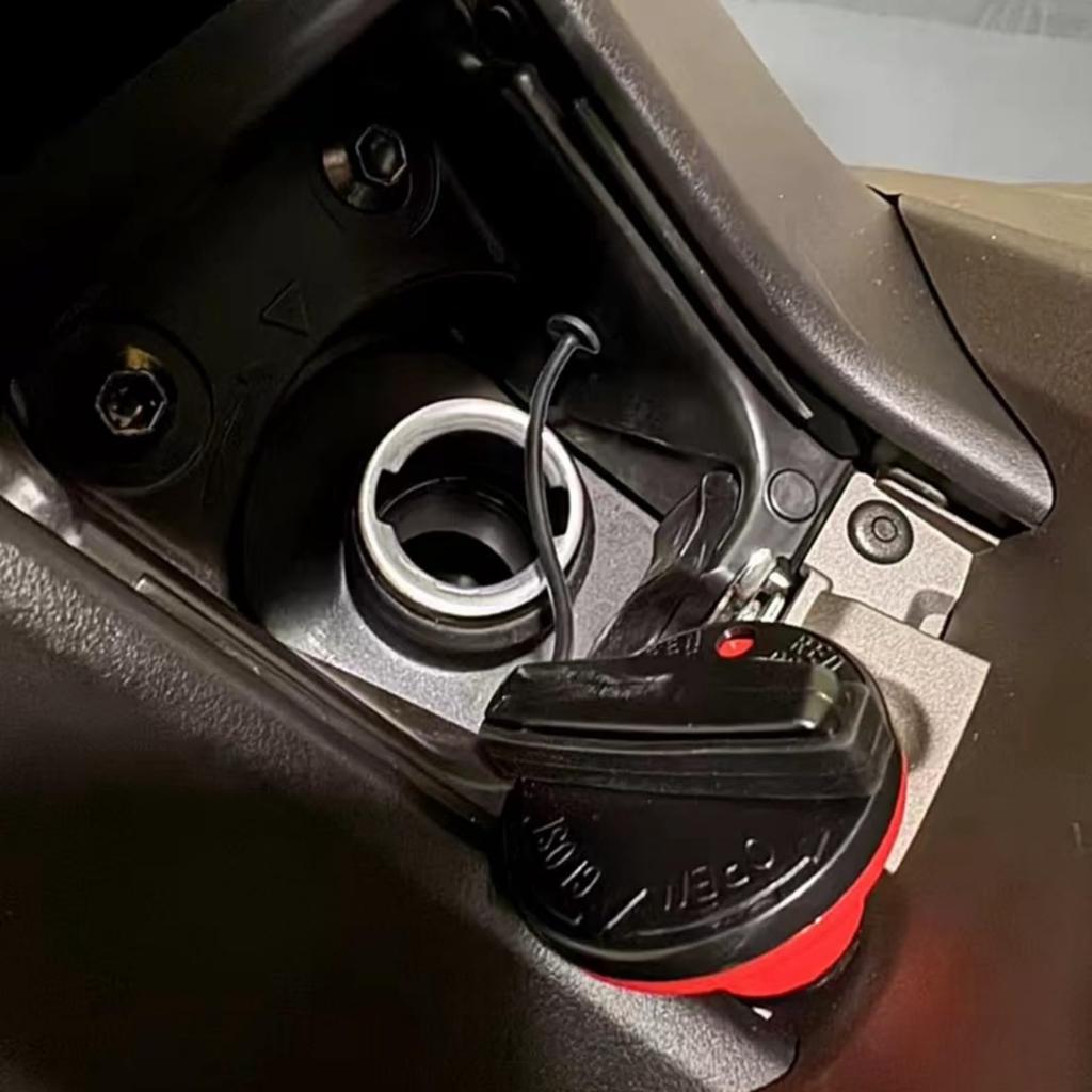 For NMAX155 NVX155 XMAX300 Gas Cap Remodeling Fuel Tank Cap Upgraded nmax155 nvx 155 xmax 300 (red)