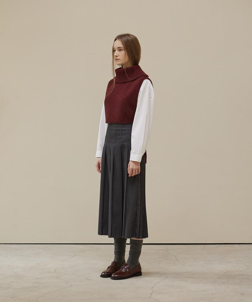 Shine On You Yak Turtleneck Ribbon Tie Vest_Burgundy