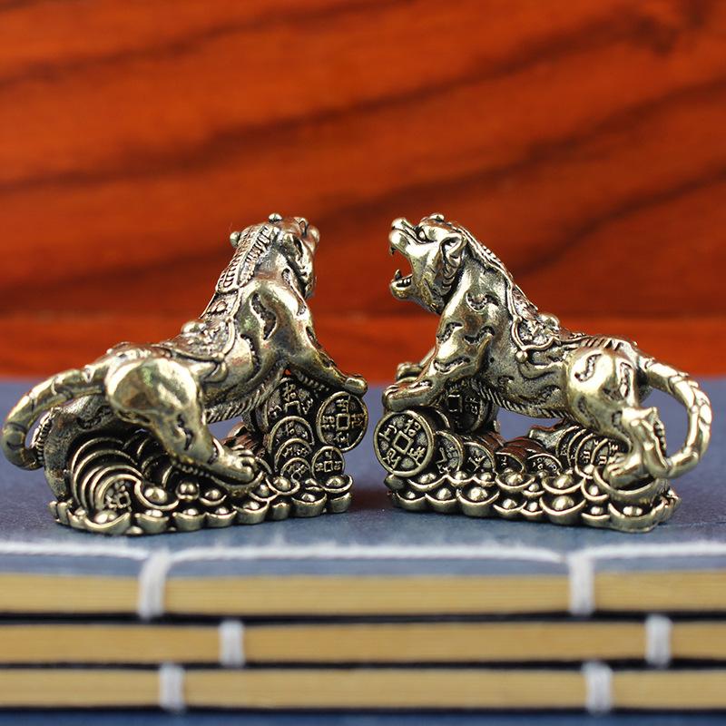 XH Brass Tiger Desktop Decoration Living Room Tea Table Sculpture Metal Craft Home Decorations Chinese Zodiac Tiger Statue