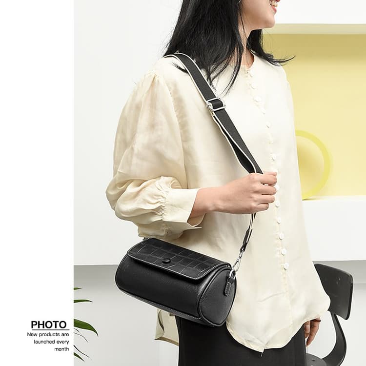 New Women's Versatile Underarm Bag Oblique Span Shoulder Bag