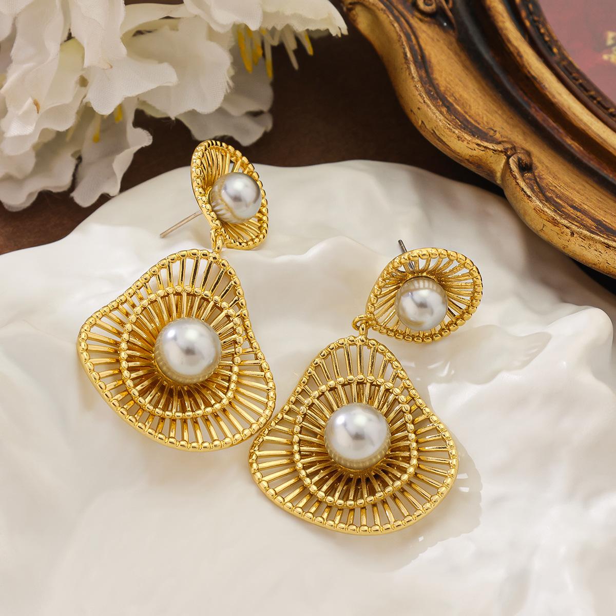 Хорошие вещи приходят парами, Серьги-пусеты из жемчуга Silver Needle, Полые длинные серьги с нишевым дизайном, Звездные высококлассные ретро-серьги