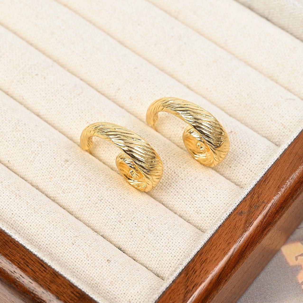 European & American Fashion s925 Silver Minimalist Cold Style Ear Hoops