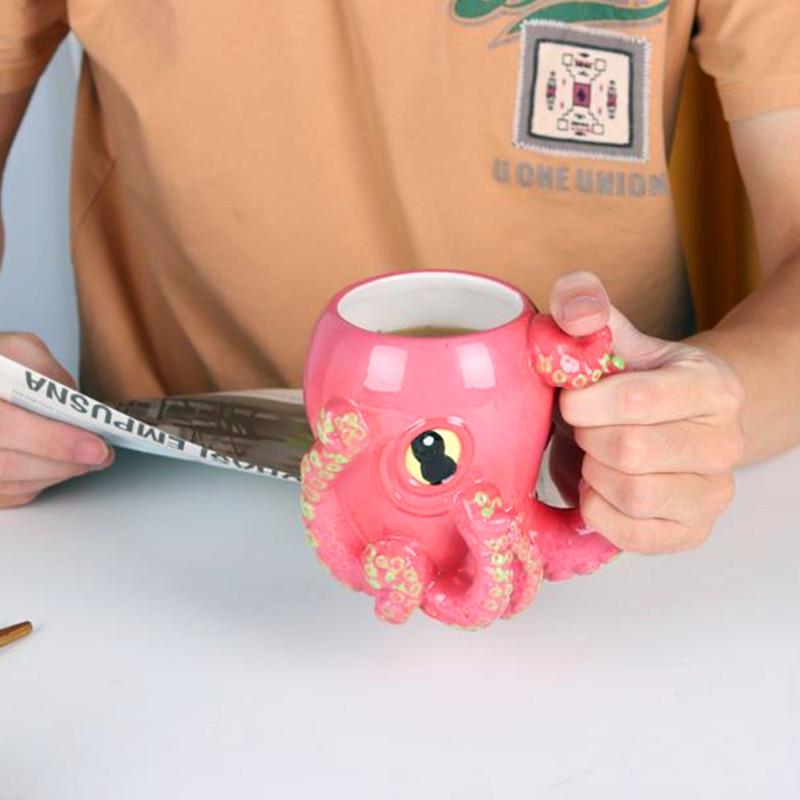 Lustige rosa Krake Keramik-Kaffeetasse mit Tentakelgriff Handgefertigte Neuheit 3D Porzellan-Kaffeetassen Personalisierte Geschenke 450ml