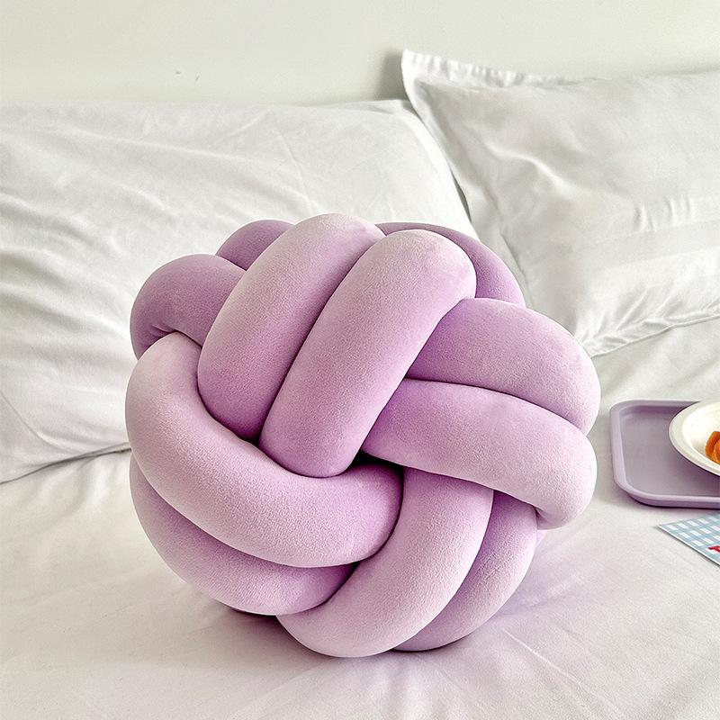 Spherical Two-strand Knotted Ball Sofa Throw Pillow Hand-woven Velvet Cushion Bed Head Pillow 22CM фиолетовый 3660₽