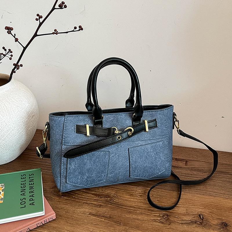 Niche design denim bag women s 2 winter new large-capacity shoulder bag portable casual messenger