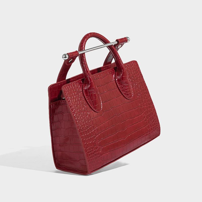 

Женская сумка 2025 новая мода узор крокодила сумка-убийца текстура большая вместимость на плечо через плечо женская сумка красный