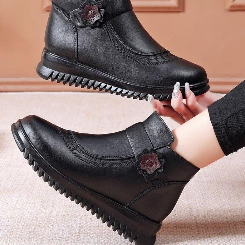 Winter mother cotton shoes soft leather shoes wool medium old woman short boots velvet warm elderly grandmother non-slip shoes