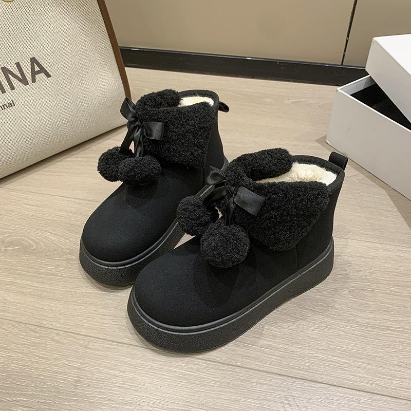 Warm cotton shoes winter 2025 new cotton shoes Korean version women's snow boots cute hairball princess cotton shoes warm boots