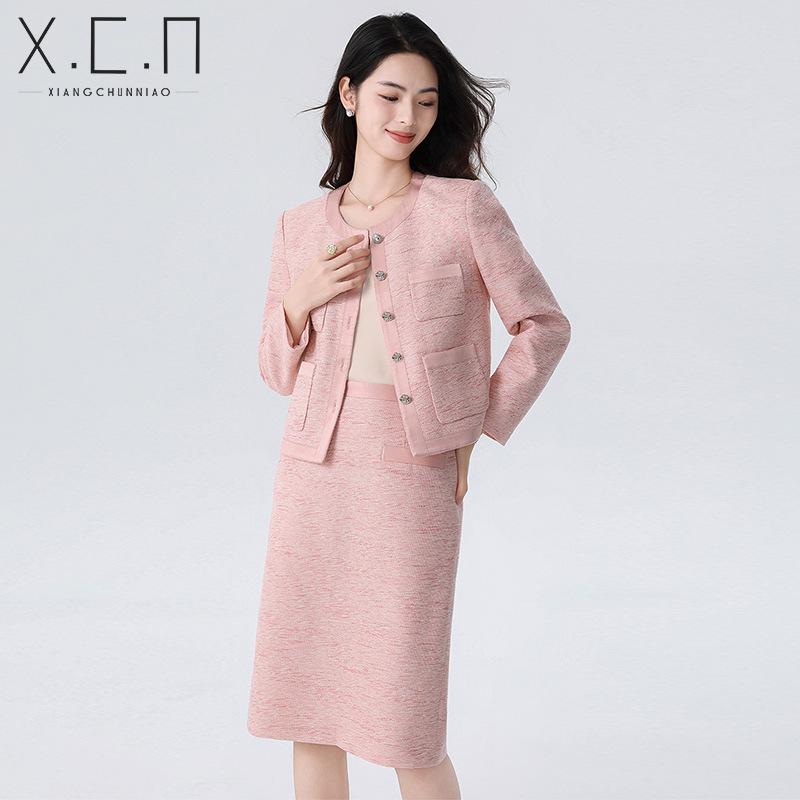 Eleganter Damenanzug Rosa Rock & Strickjacke: Herbst/Winter Berufskleidung