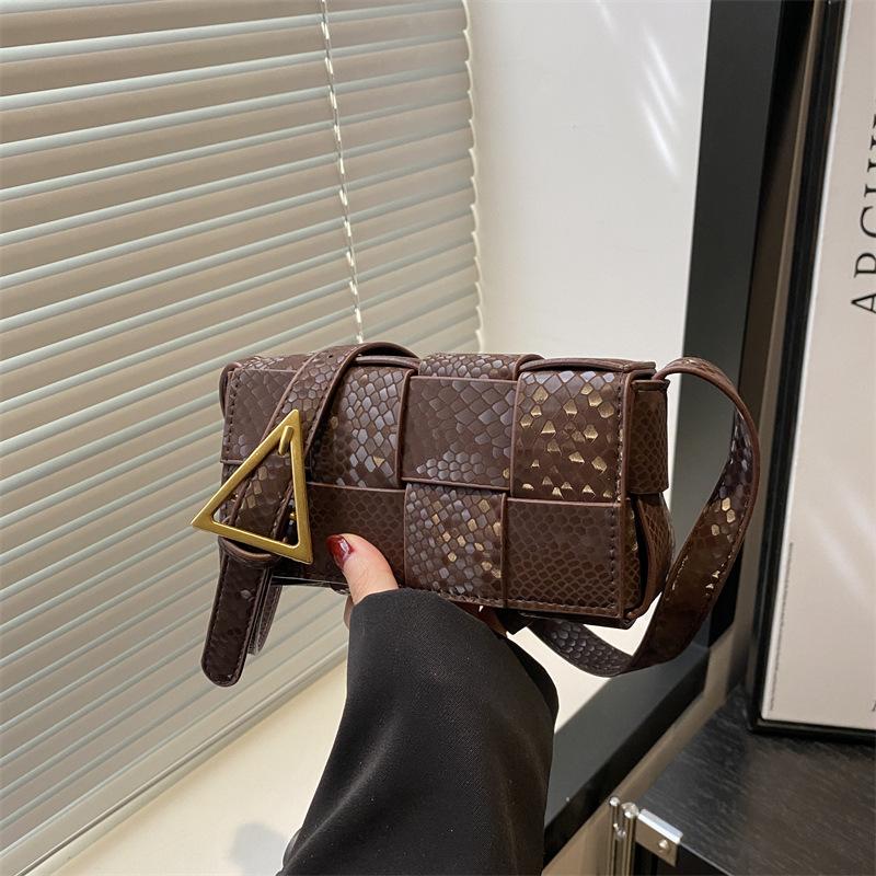 Niche design sense of simple new fashion versatile solid color shoulder messenger bag simple small square bag women