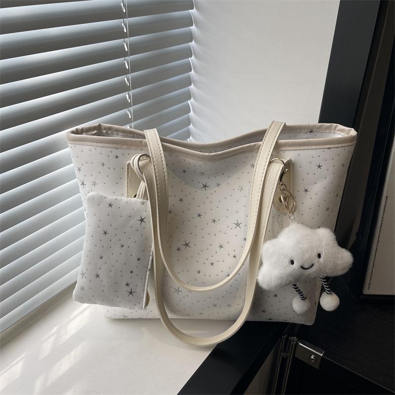 Spring new largecapacity tote bag, commuting to work, shoulder underarm bag, trendy tote bag