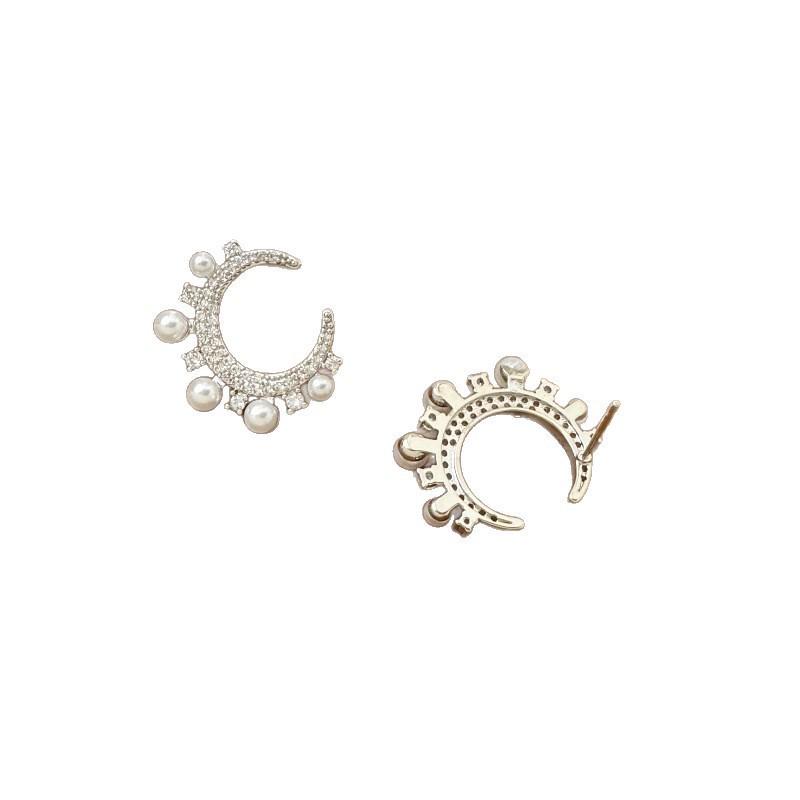 Elegant Crescent Moon and Pearl Diamond Stud Earrings for Women