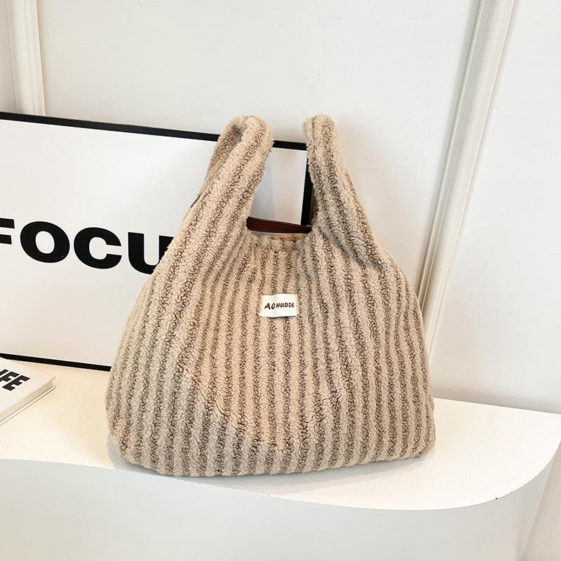 Beautiful Plush Women's Tote Bag Casual Large-capacity Shoulder Bag Winter New Casual Fashion Simple Messenger Bag