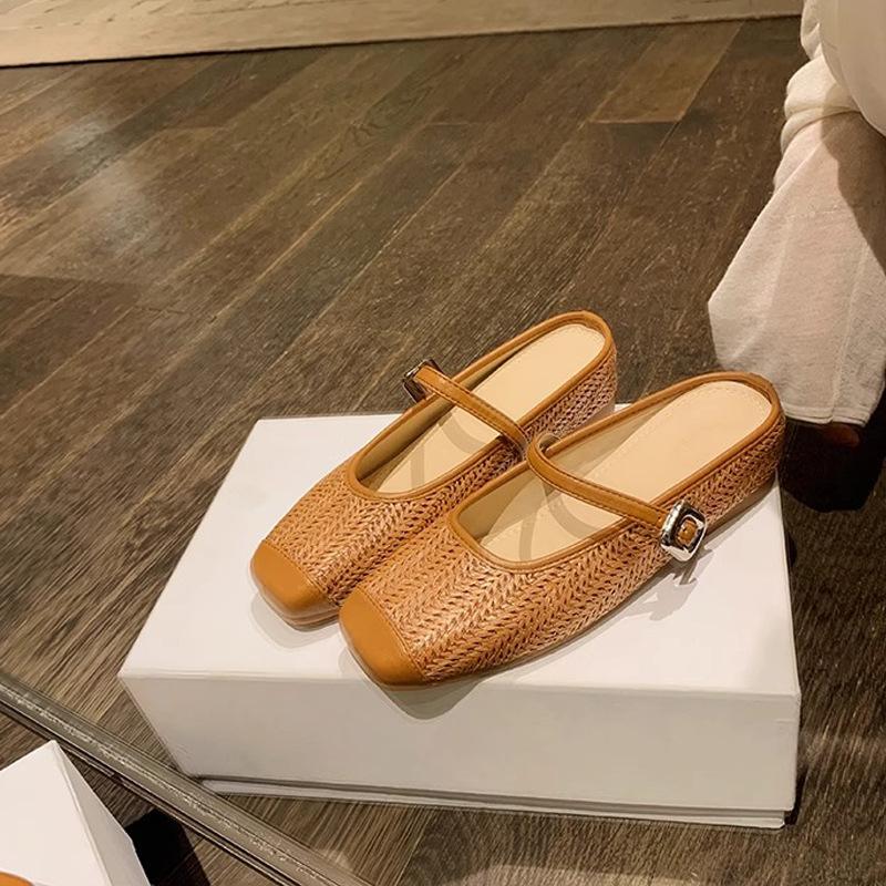 Straw square head cool slippers women's summer wear 2025 new holiday wind lazy one pedal bag head Muller half slippers