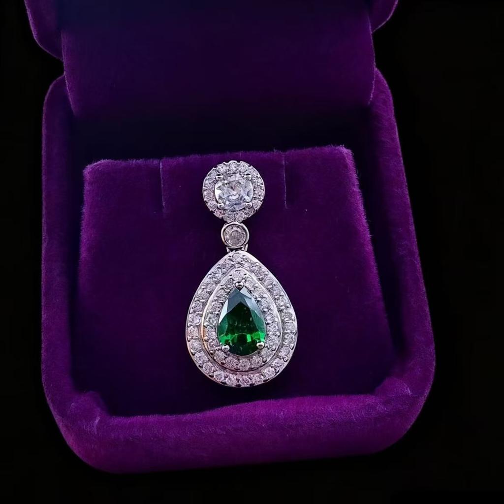 Rose Gold Plated Cultivated Ruby Emerald Colored Treasure Droplet Pendant Necklace Women'S Fashion Emerald Clavicle Chain