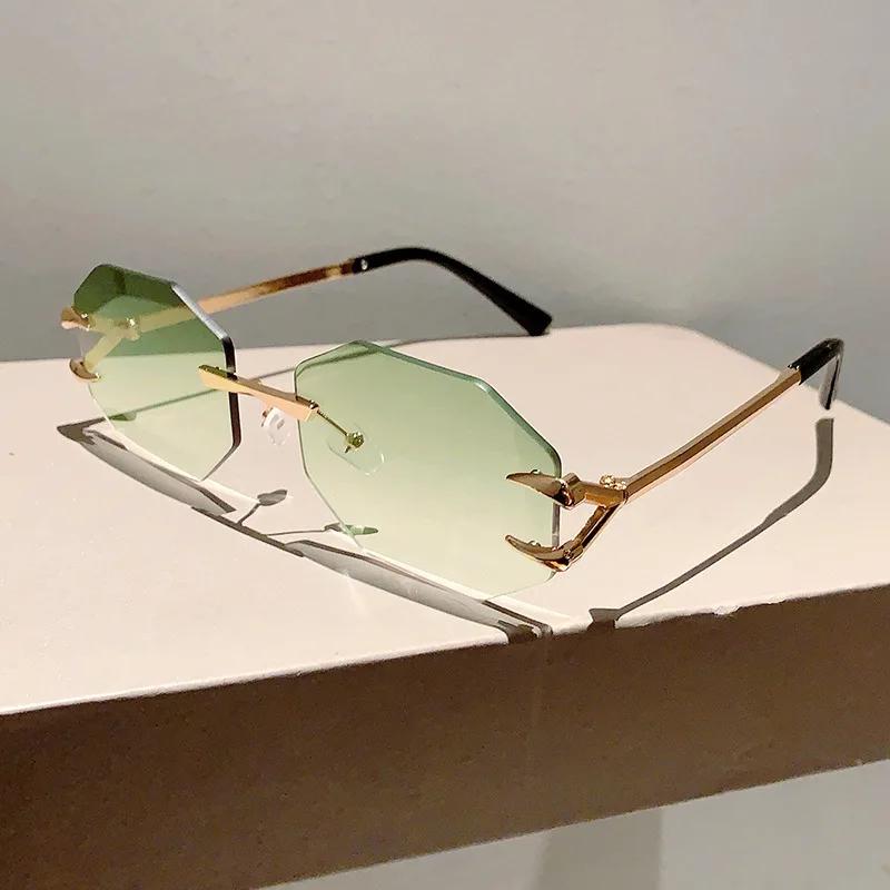 Moda Retro Punk Steam Style Okulary przeciwsłoneczne Kwadratowa Metalowa Oprawka Męskie i Damskie Okulary Przeciwsłoneczne Party Ozdobne Okulary