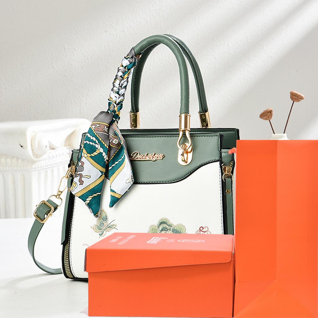 Send gifts, high-end new Chinese style embroidered messenger bag, send mother Chinese women's handbag, new summer