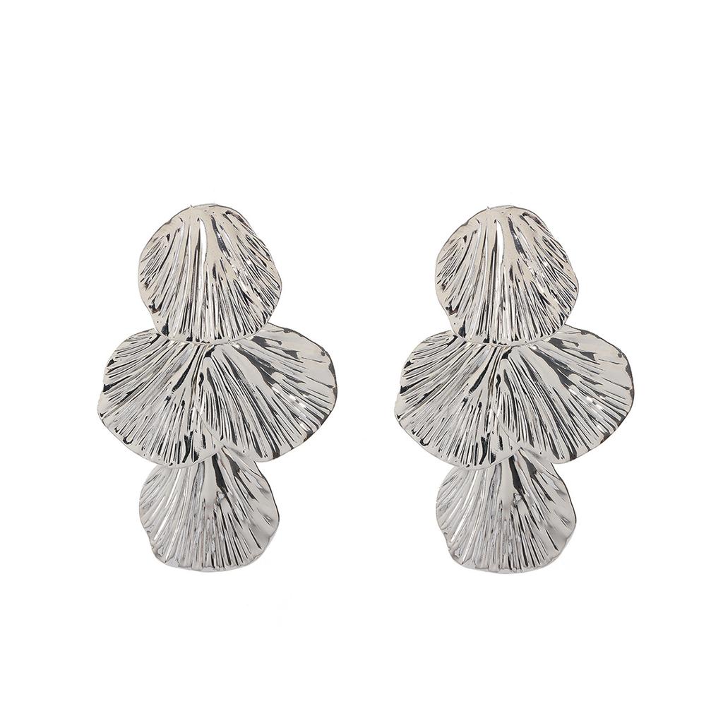Minimally retro metallic and environmentally friendly electroplated leaf pleated texture earrings