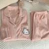 Dámské sametové pyžamo Hello Kitty - Korálový fleece, Hřejivé, S dlouhým rukávem, pro Podzim/Zimu na Doma.