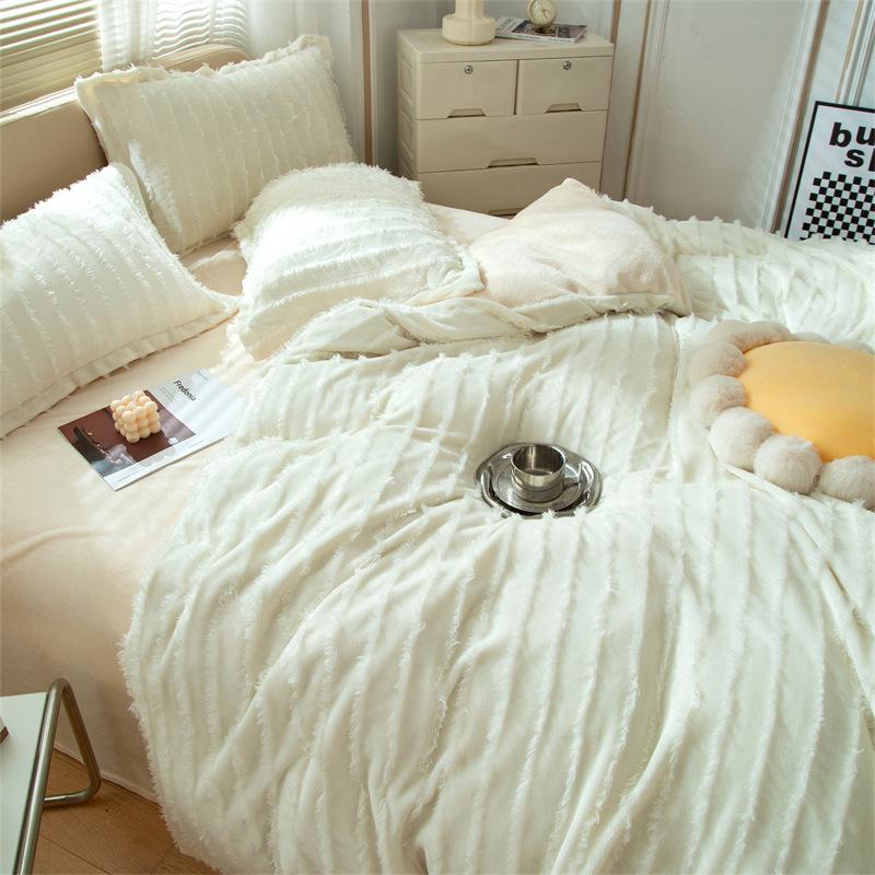 Winter Cut Milk Velvet 4-Piece Set Thickened Warm Coral Velvet Bedspread Quilt Cover Solid Flannel Bedding