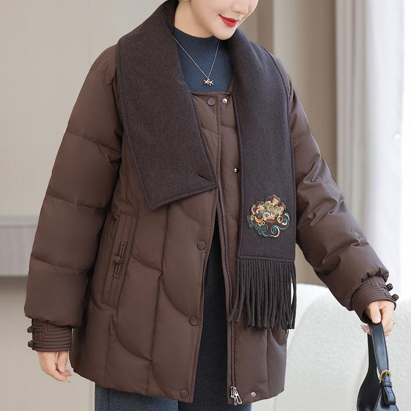 Nadměrná velikost XL-6XL Dámská krátká prošívaná bunda středního věku Zimní svrchní oděv s kapucí Elegantní výšivka Hřejivé péřové kabáty