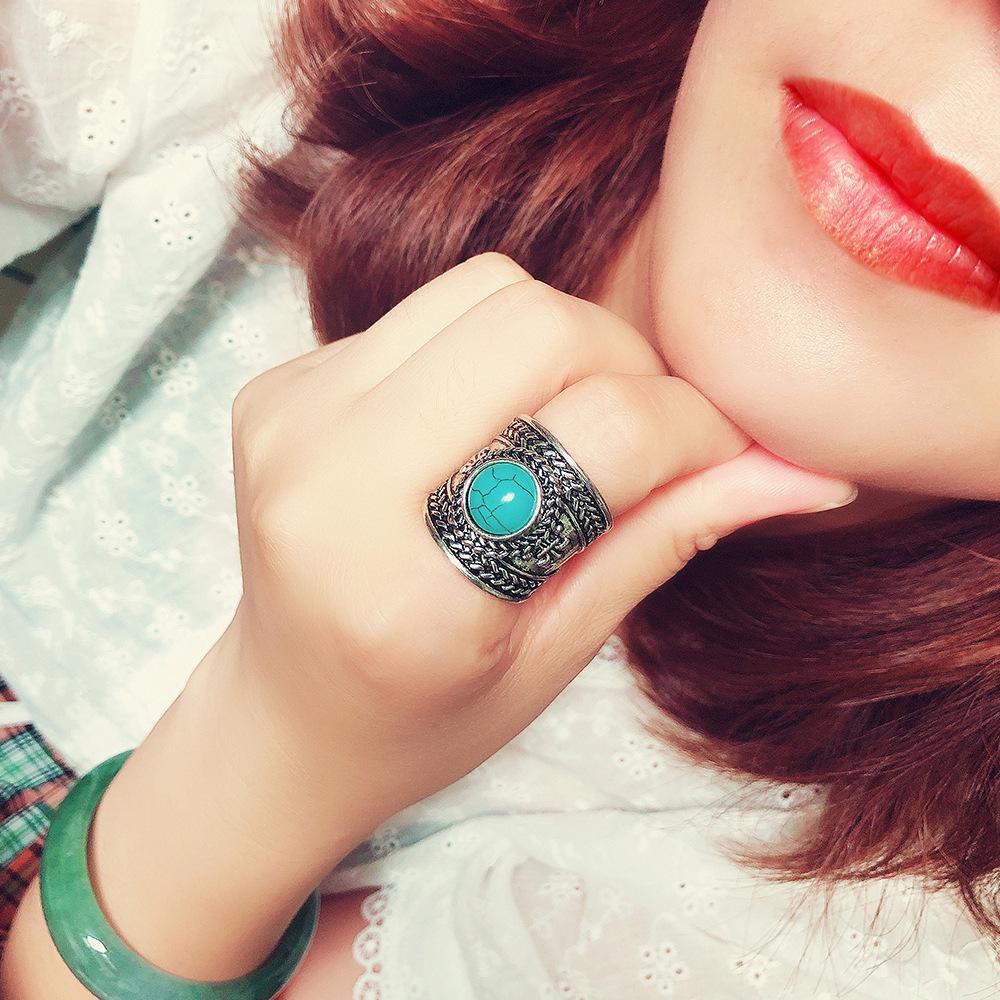 Exaggerated European and American Retro Turquoise Diamond Ring