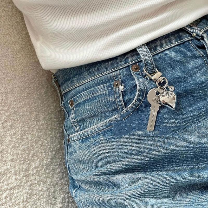 Srebrny brelok w kształcie serca Stylowy wisiorek Unikalny brelok w kształcie serca Dekoracja do codziennego noszenia Randki Imprezy