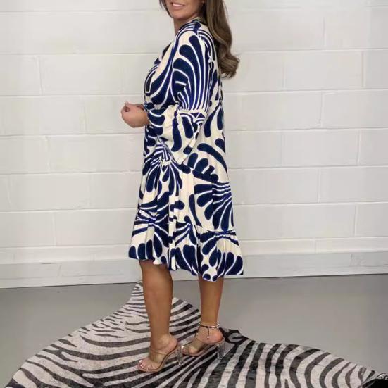 Herbst-/Sommerkleid, V-Ausschnitt, A-Linie, lockerer, farblich passender Druck, Dreiviertelärmel, halblang, einreihig, knielang, hohe Taille, Midikleid