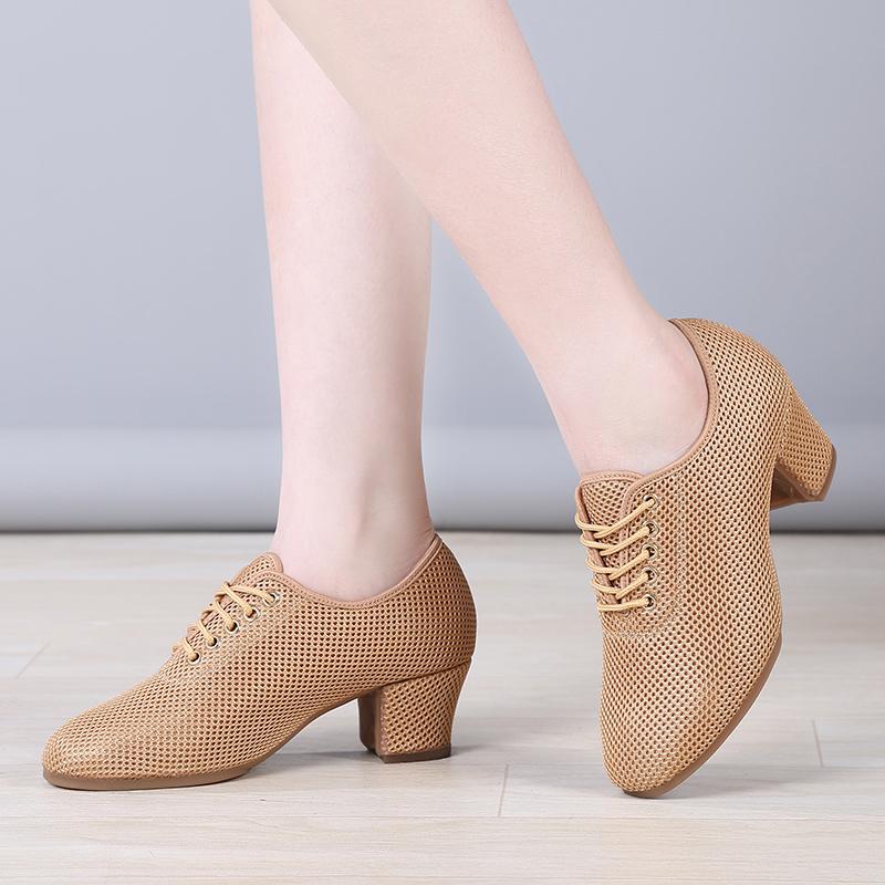 Mesh Breathable Latin Dance Shoes Jazz Latin Tango Women's and Men's Non Slip Dance Shoes 1/2 Inch In Height