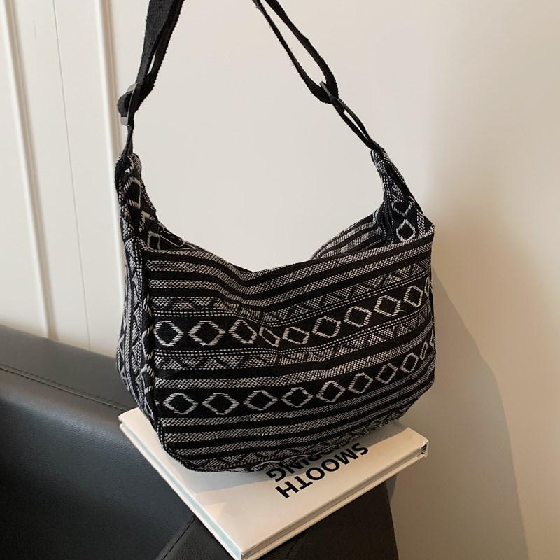 2025 Ethnic Style Large Capacity Retro Dumpling Crossbody Bag