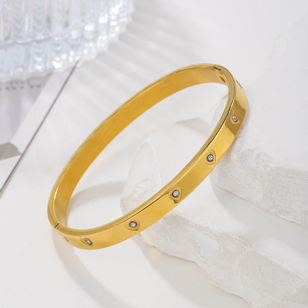 Modernes Titanstahlarmband mit Herzmuster für Damen und Herren Modeschmuck
