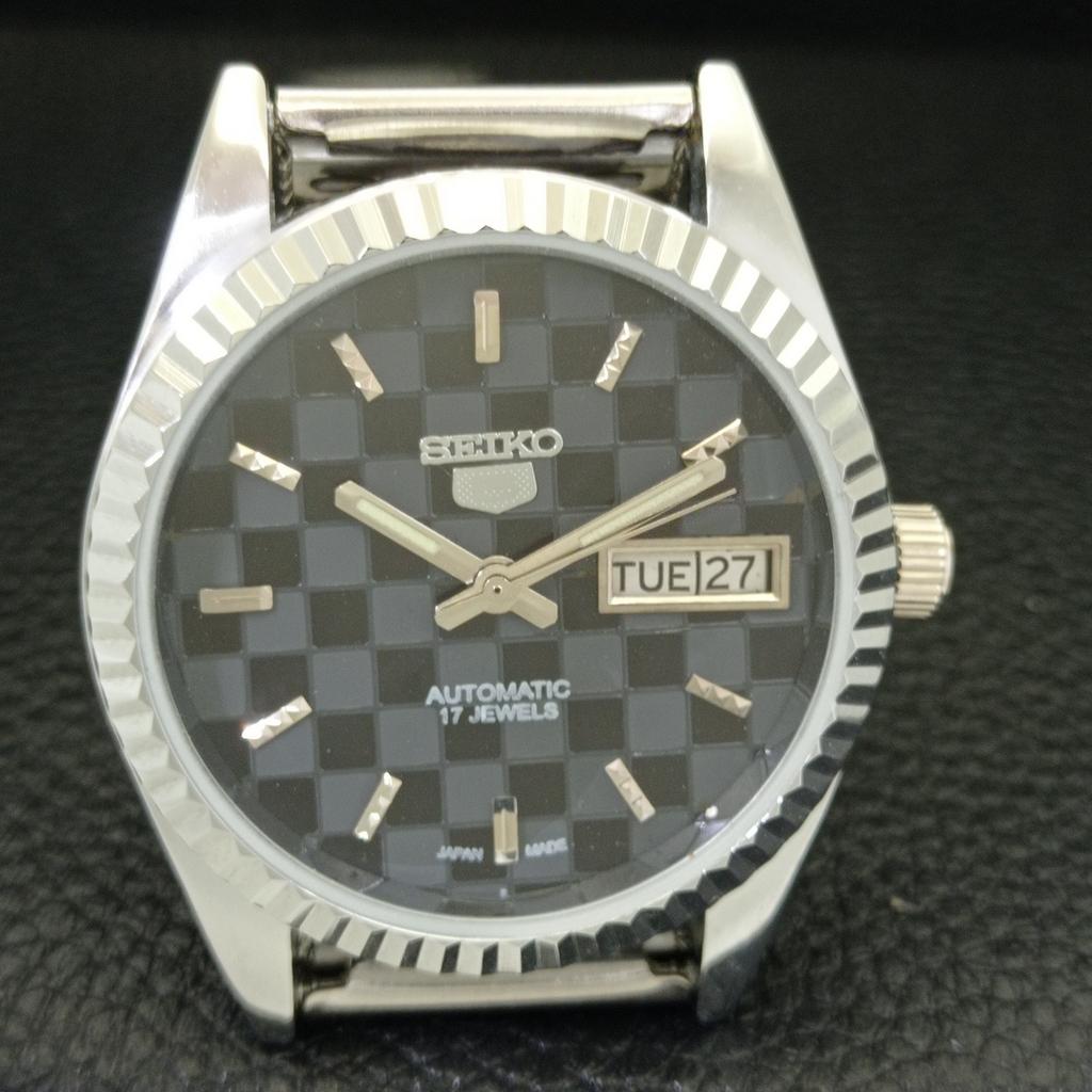 AUTOMATIC VINTAGE REFURBISHED SEIKO 5 JAPAN MENS BLACK DIAL WATCH a440369-4 Sk-a440369