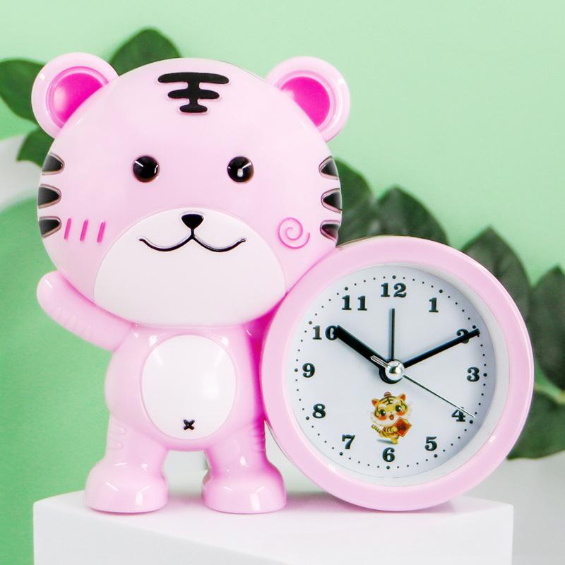 

Студенческий будильник Модный новый Детский мультяшный Креативный Астронавт Прикроватные часы Простой Настольный подарок Маленькие украшения