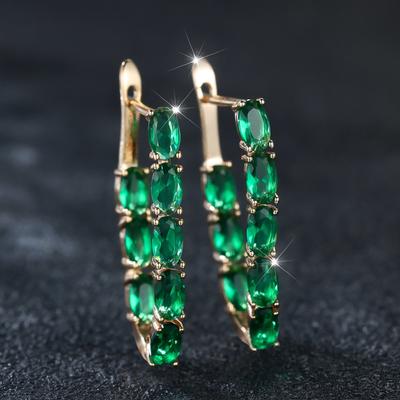 Neue Champagnergoldene eiförmige grüne Jade Zirkon V-förmige Ohrringe Exquisite Damenohrringschmuck Geschenk