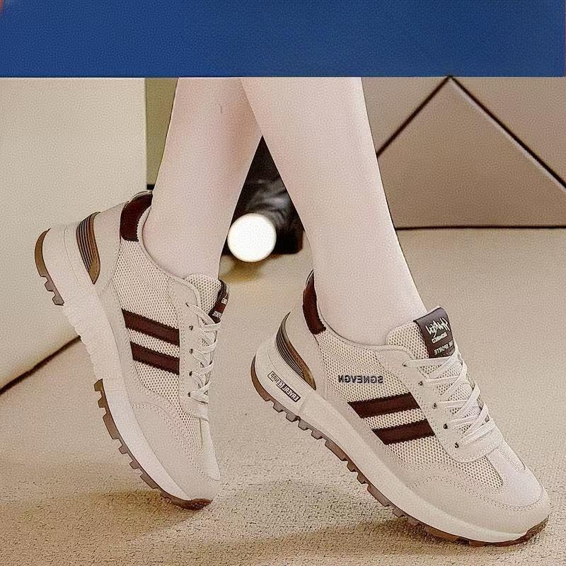 New Breathable and Versatile Sports Shoes, Casual Shoes, Lightweight and Soft-soled Dad Shoes