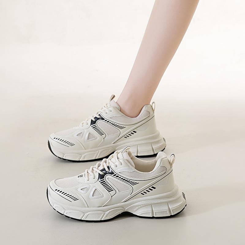 Hochwertige silberne Papa-Schuhe für Damen, neue Frühlingsschuhe mit dicken Sohlen, vielseitige Ins, trendige und leichte Freizeitsportschuhe