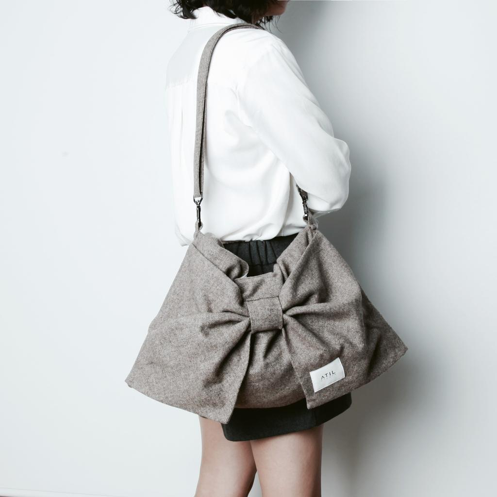 Atil Studio Wool Dewey Ribbon Hobo Shoulder And Crossbody Bag _ [Brown]