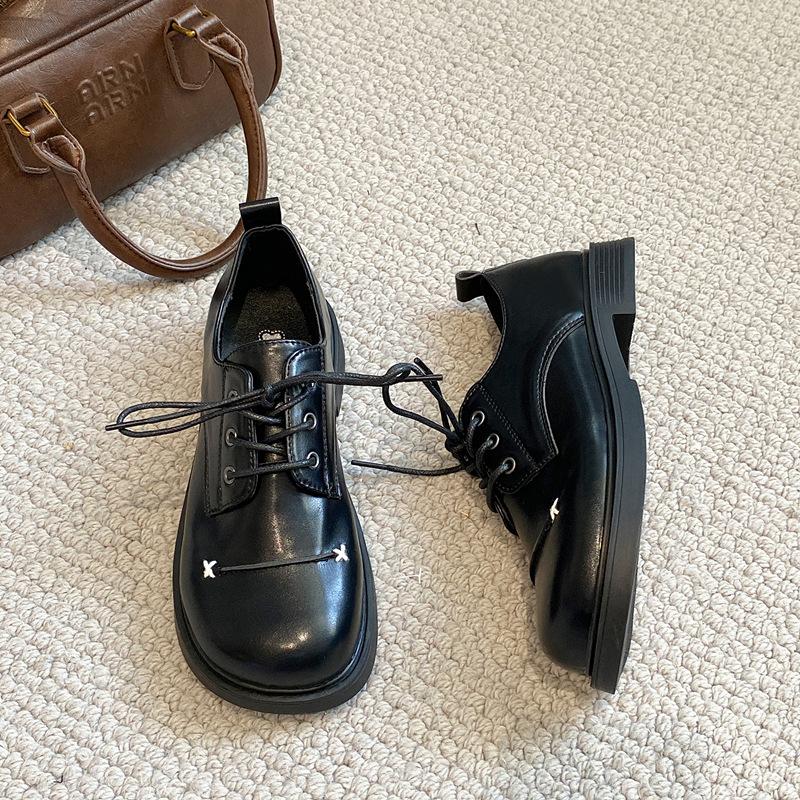 Black British Style Low Thick Heel Small Leather Shoes Women's 2025 New Autumn Versatile Skirt Soft Sole Retro Single Shoes